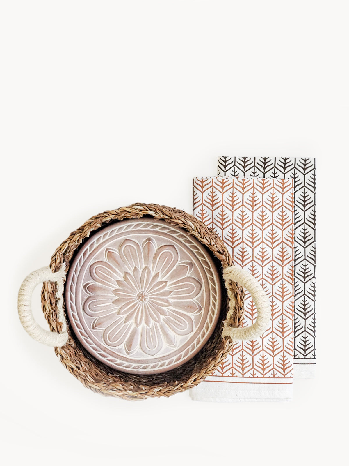 Vintage Flower Terracotta Bread Warmer & Seagrass Basket Gift Set with Cotton Tea Towel