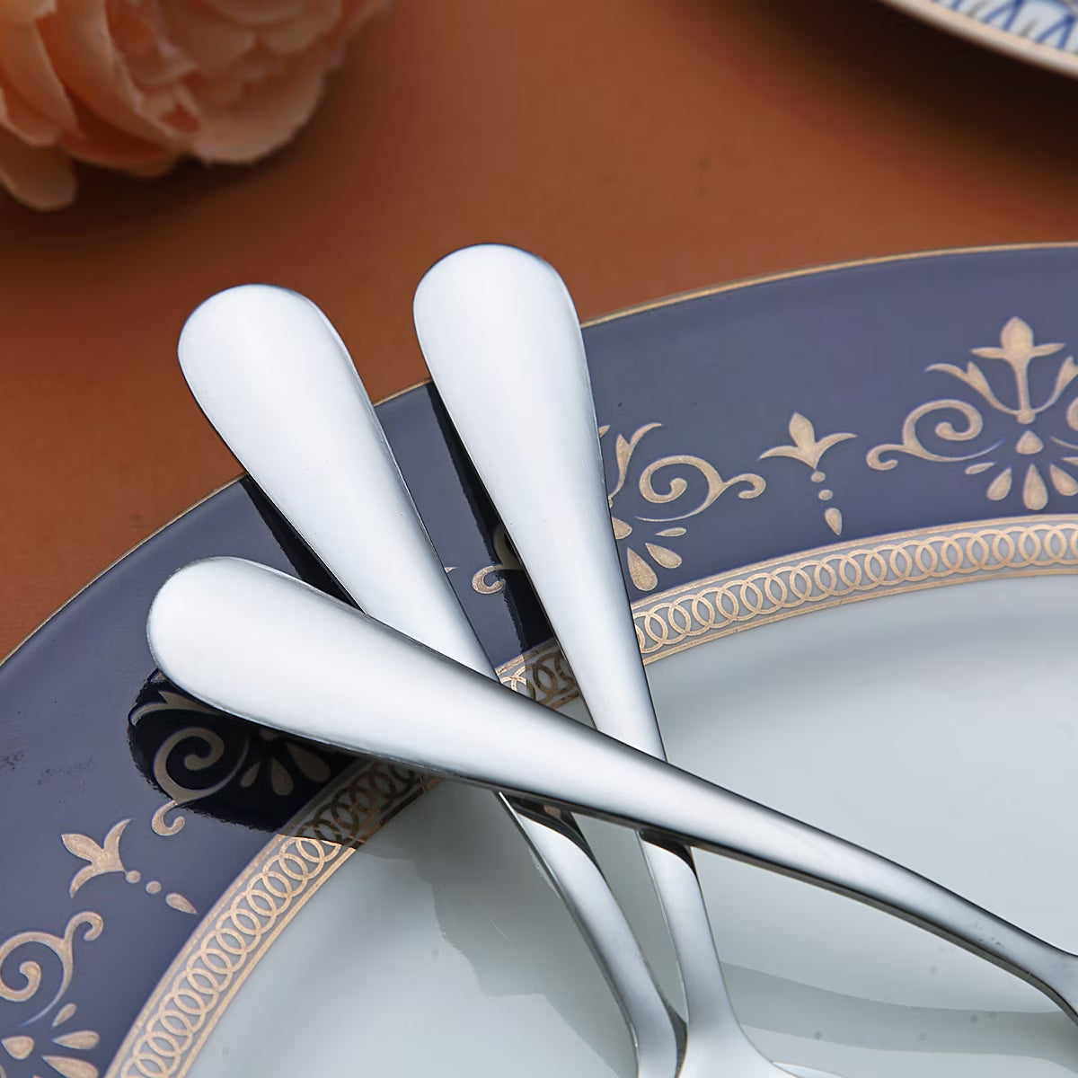 Reanea Teaspoons 5.5" Set of 8 Stainless Steel Tea Spoons Silverware, Small Dessert Tea Spoon