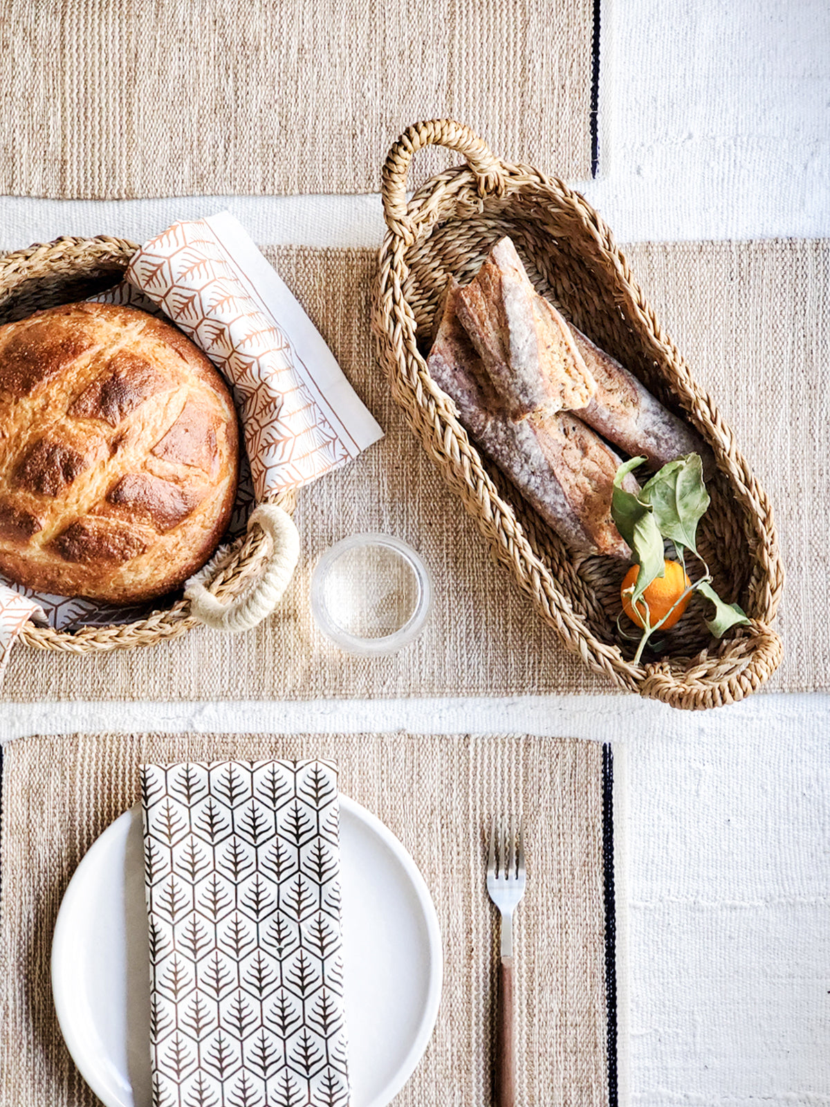 Handwoven Seagrass Bread Basket with Natural Handles - Eco-Friendly Kitchen Organizer