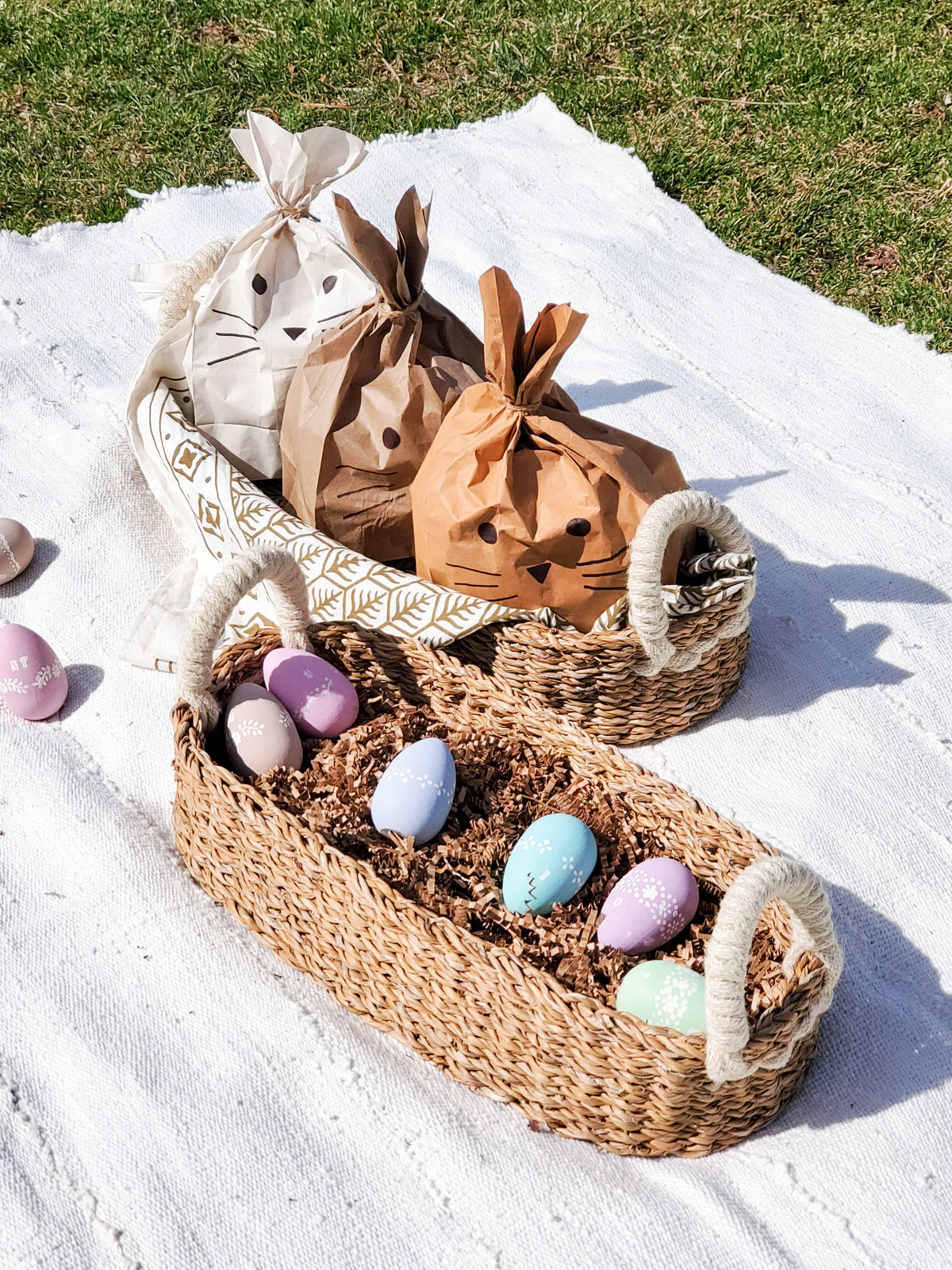 Handwoven Seagrass Bread & Utility Basket with White Jute Handle - Artisan Crafted in Bangladesh