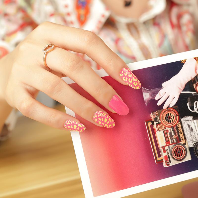 Orange Pink Nail Polish Stickers – Vibrant Non-Toxic Nail Wraps for Long-Lasting Manicure (16-Piece Set)