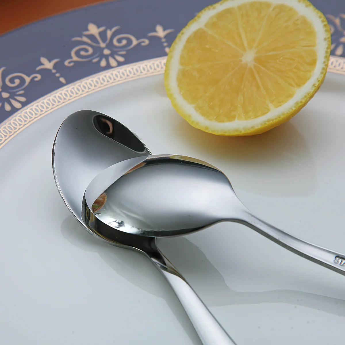 Reanea Teaspoons 5.5" Set of 8 Stainless Steel Tea Spoons Silverware, Small Dessert Tea Spoon