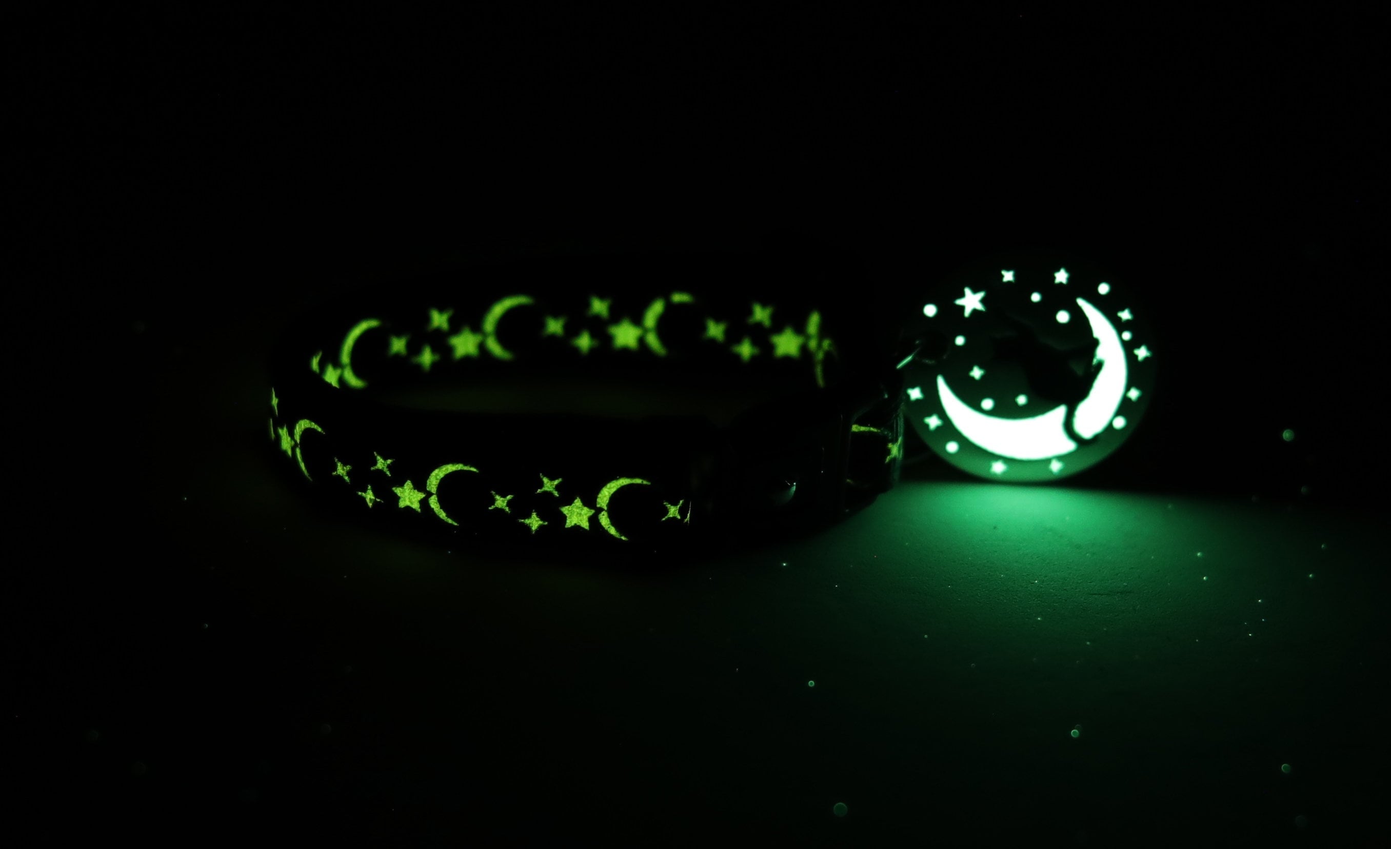 Glow in the Dark Cat Collar with Moon & Star Design - Adjustable, Safe, Washable