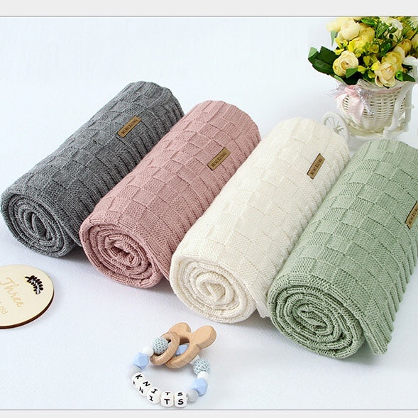 Kids Solid Color Knitted Blanket with Logo Patch – Soft Cotton Warm Blanket for Boys & Girls